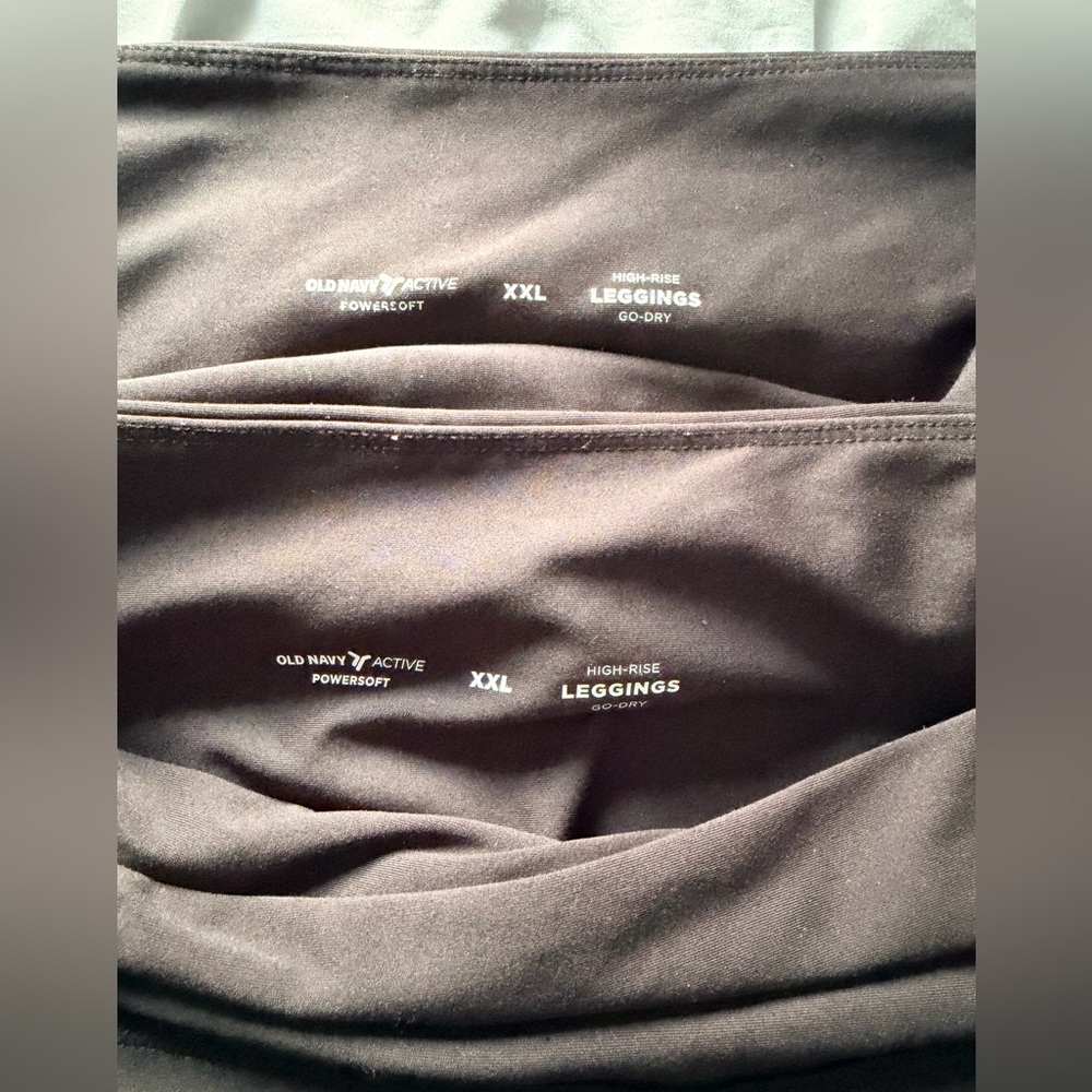 Old Navy Black High-Waisted PowerSoft 7/8 Pocket Leggings - Picture 7 of 8